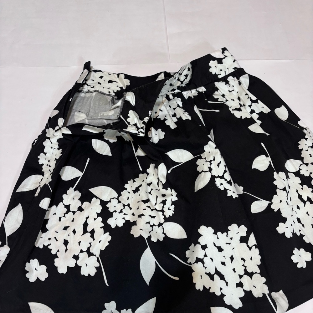 ❤️Cato Black and White Floral Mini Skirt - Picture 8 of 8